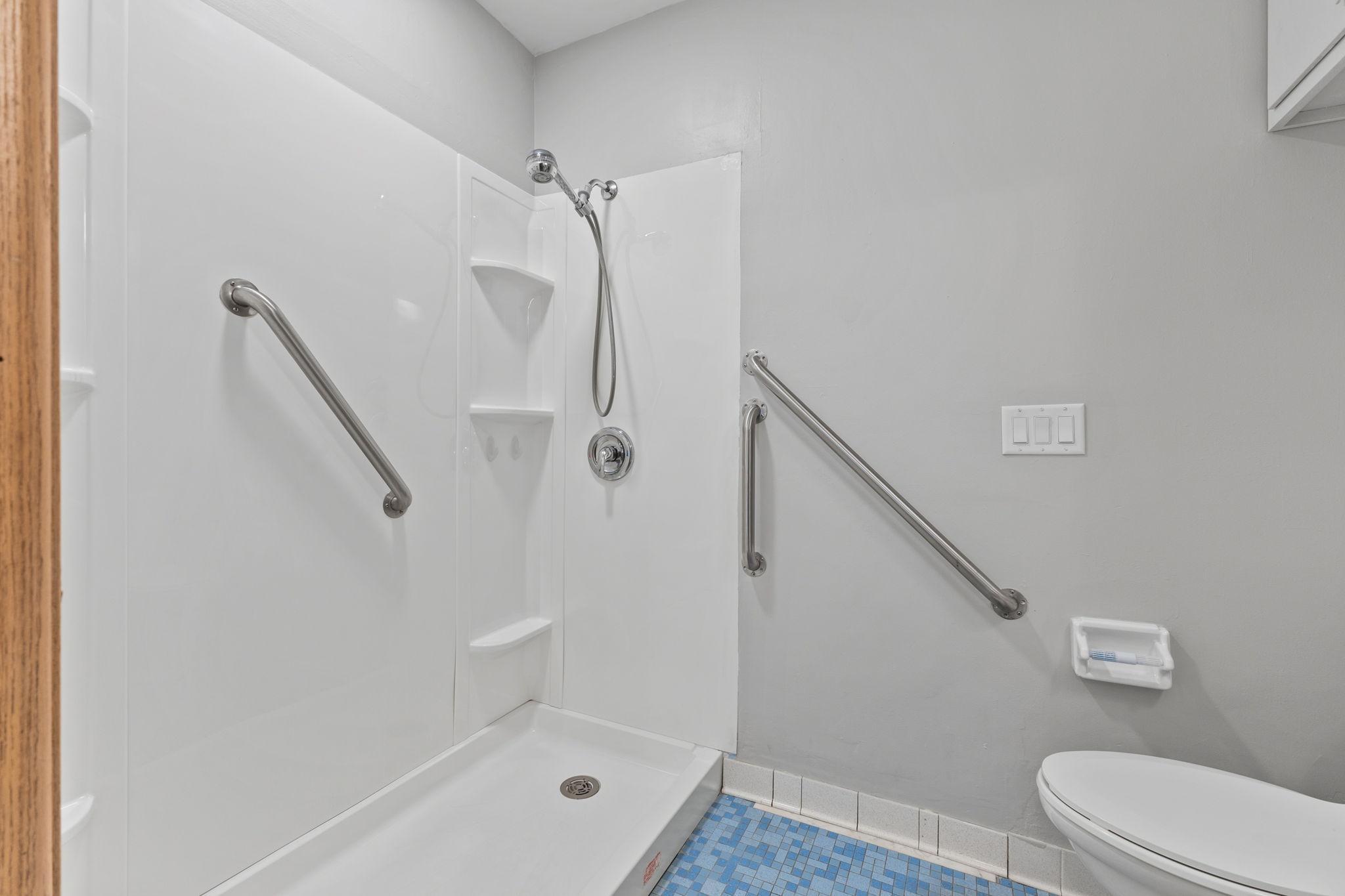 Vivid Spaces_2085 Hamline Ave N_18.jpg