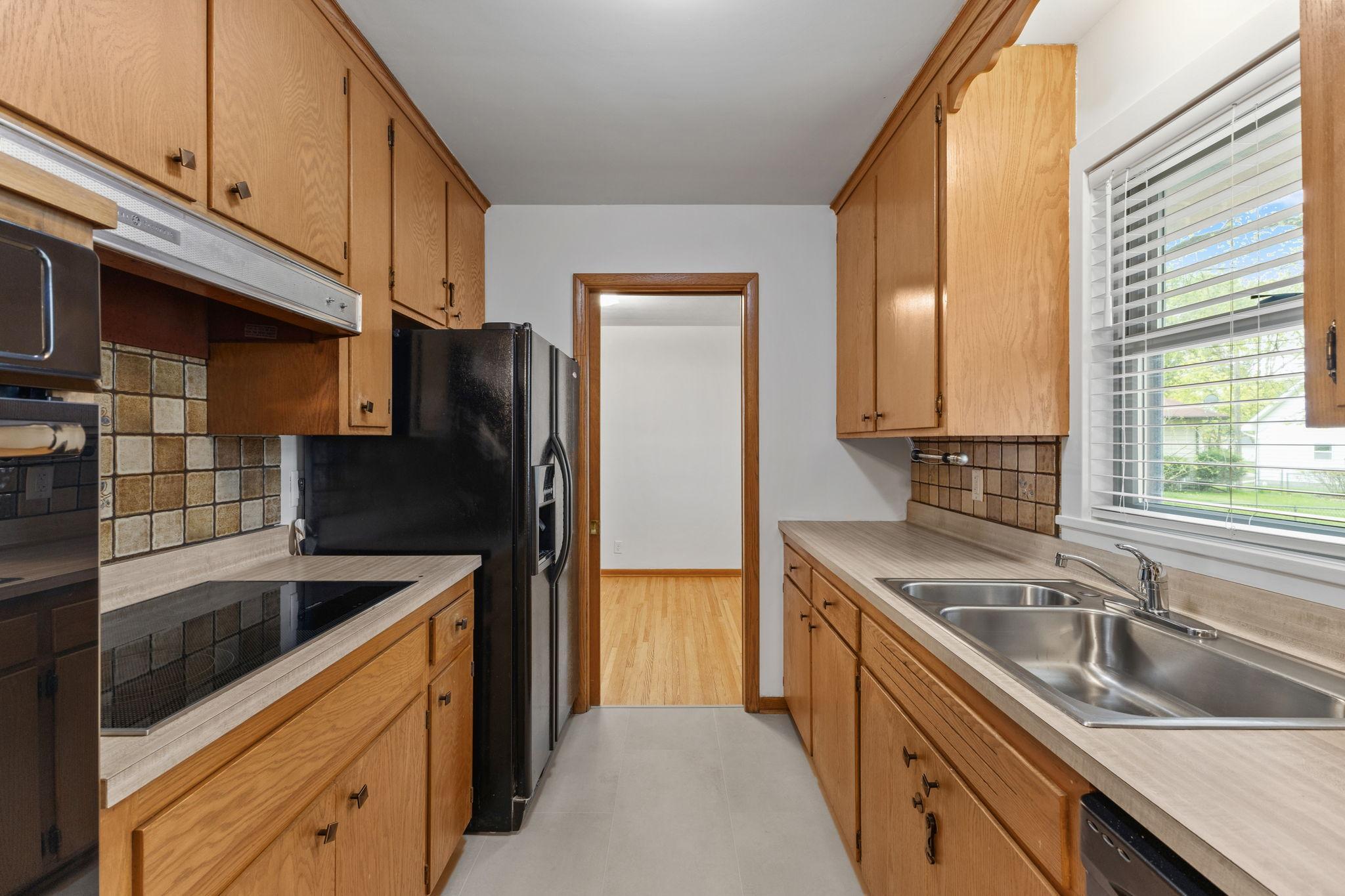Vivid Spaces_2085 Hamline Ave N_10.jpg