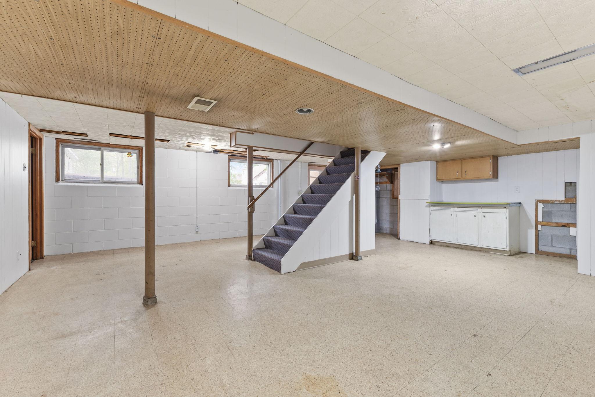 Vivid Spaces_2085 Hamline Ave N_25.jpg