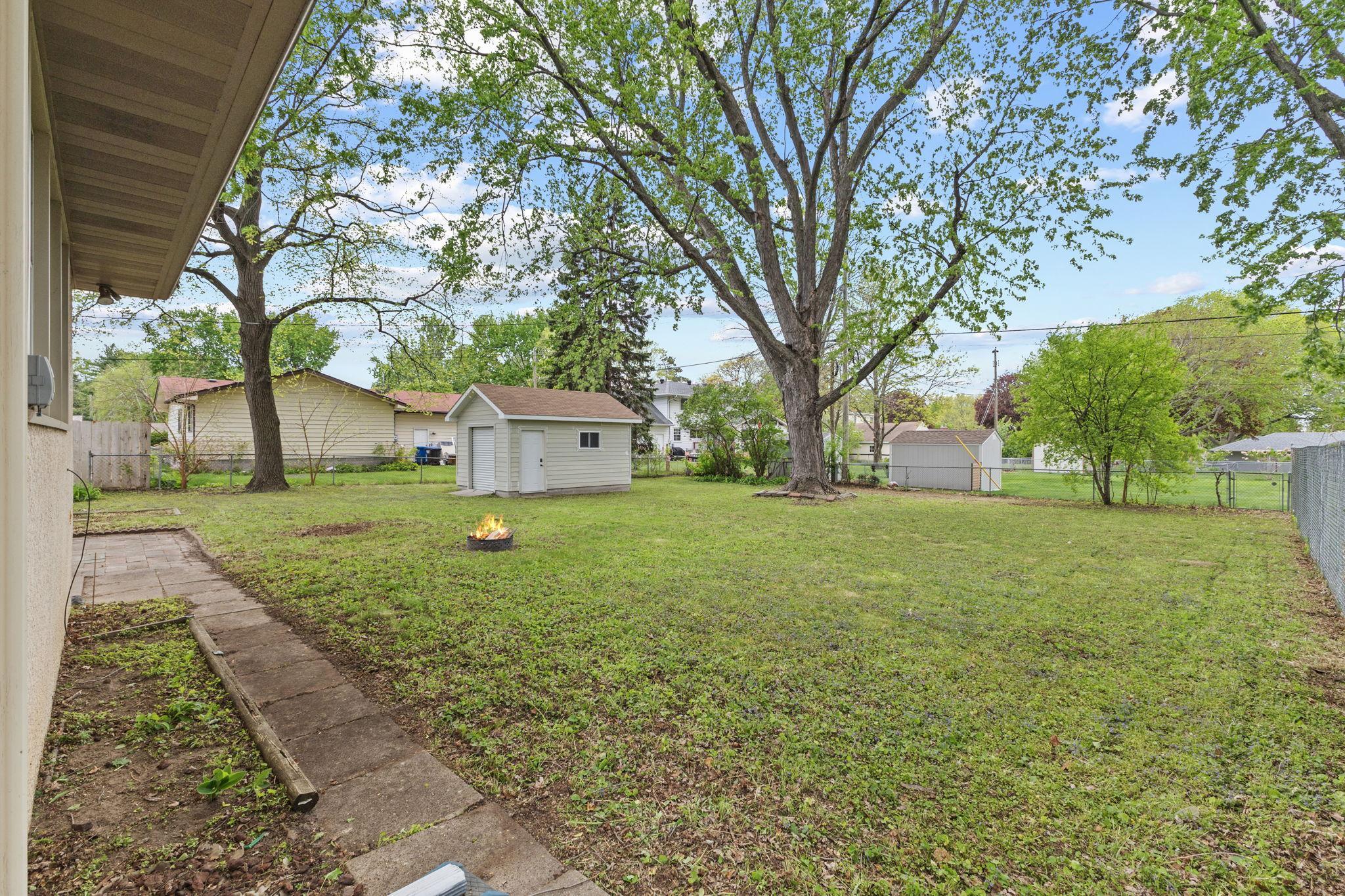 Vivid Spaces_2085 Hamline Ave N_31.jpg