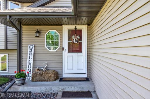 6124 258th Street, Wyoming, MN 55092