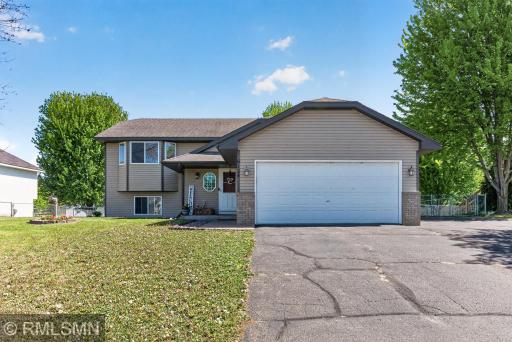 6124 258th Street, Wyoming, MN 55092
