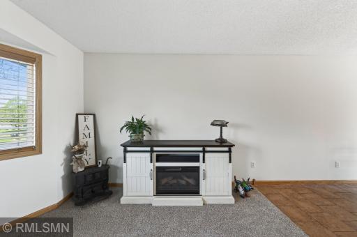 6124 258th Street, Wyoming, MN 55092
