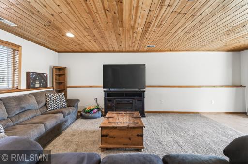 6124 258th Street, Wyoming, MN 55092