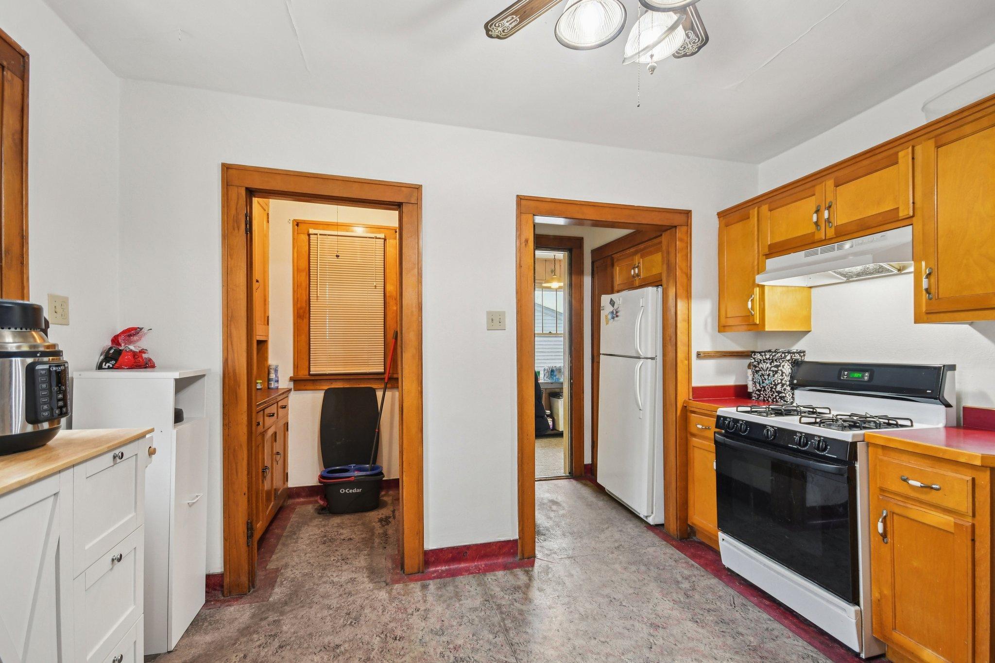 14-web-or-mls-Clear Ave-S1002-014.jpg