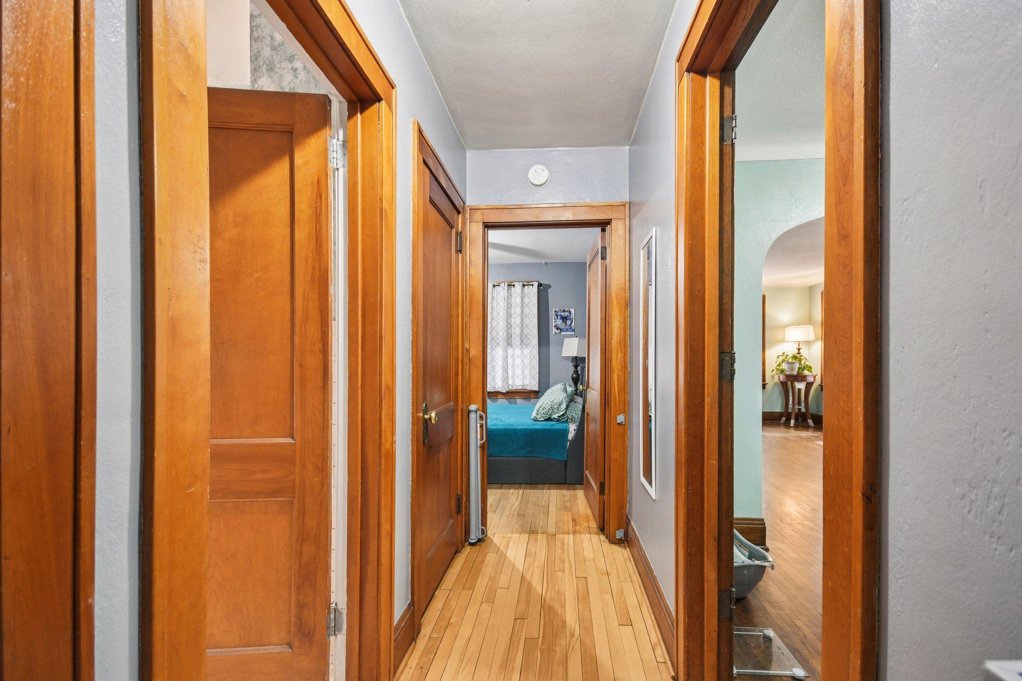 19-web-or-mls-Clear Ave-S1002-019.jpg