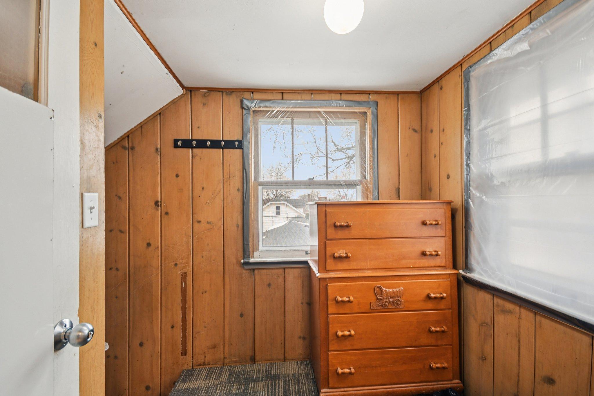 27-web-or-mls-Clear Ave-S1002-027.jpg