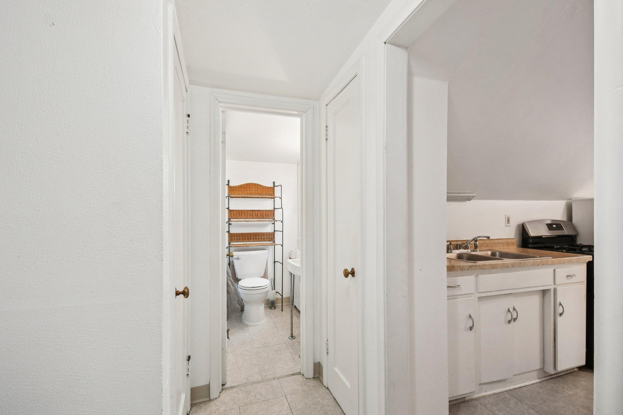 33-web-or-mls-Clear Ave-S1002-033.jpg