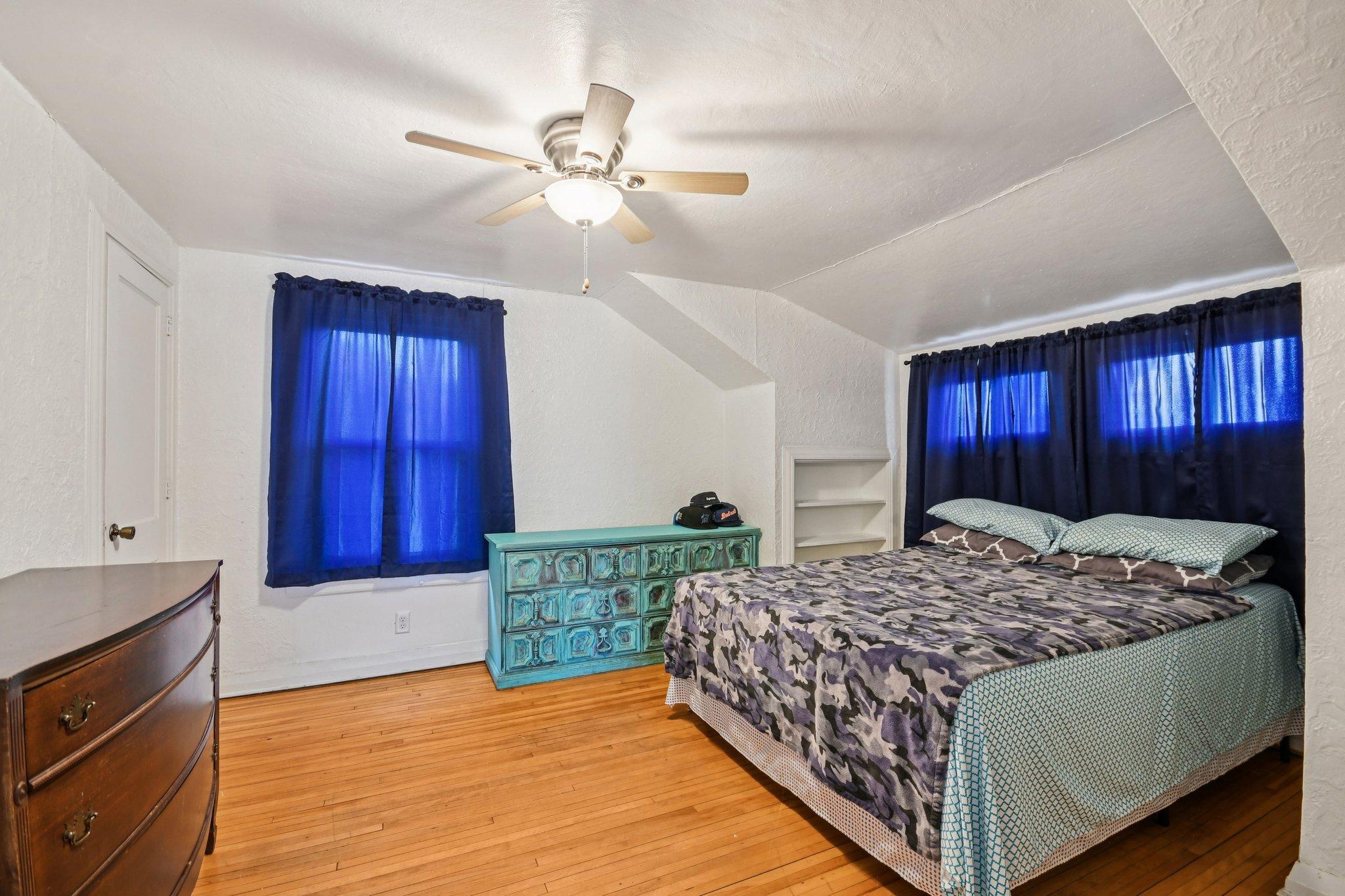 37-web-or-mls-Clear Ave-S1002-037.jpg