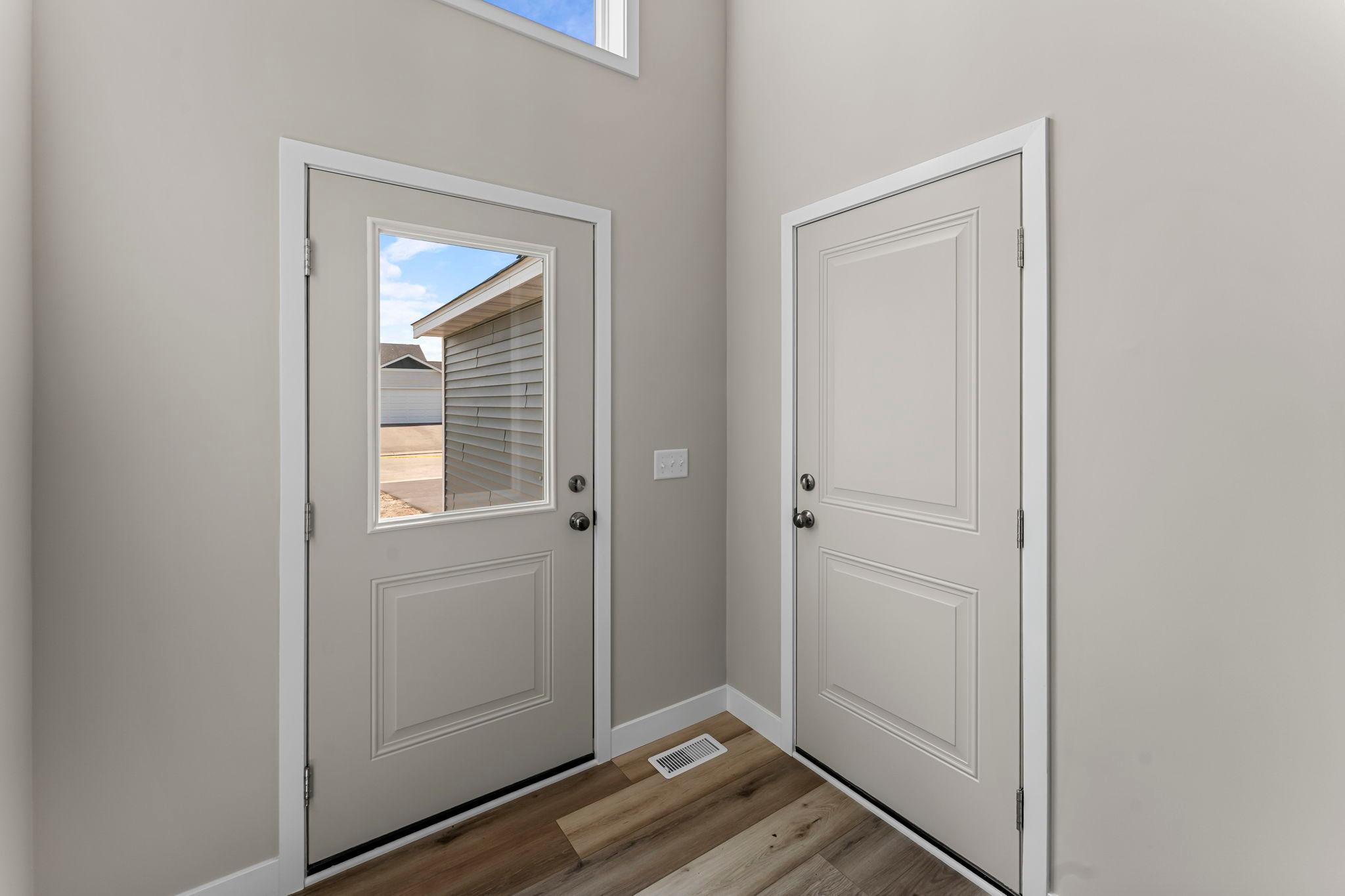 11-web-or-mls-457 Delta Queen Ave-54.jpg