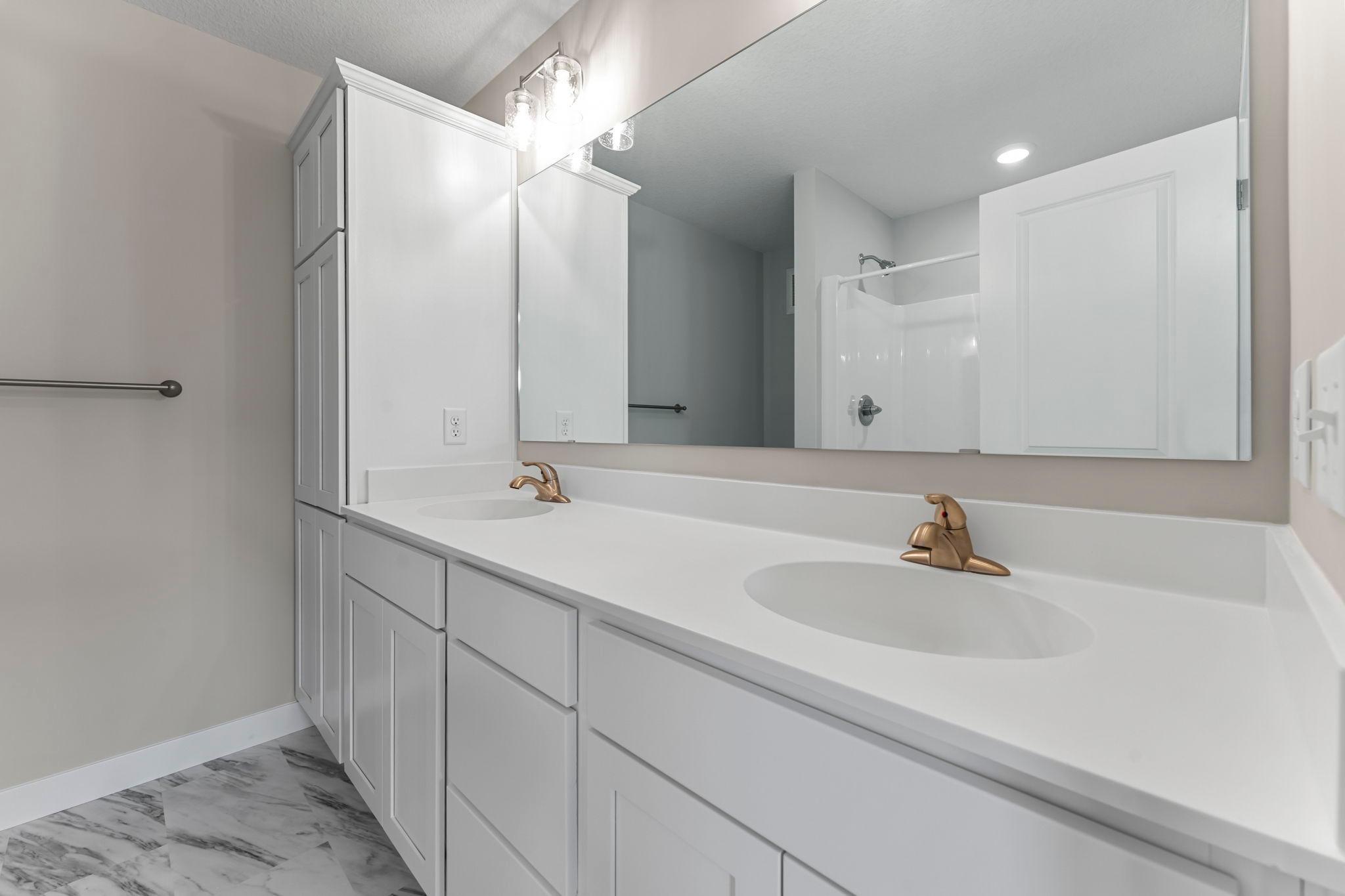 41-web-or-mls-457 Delta Queen Ave-145.jpg