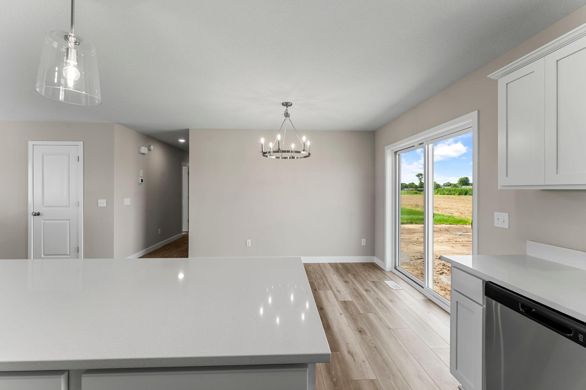 19-web-or-mls-457 Delta Queen Ave-78.jpg