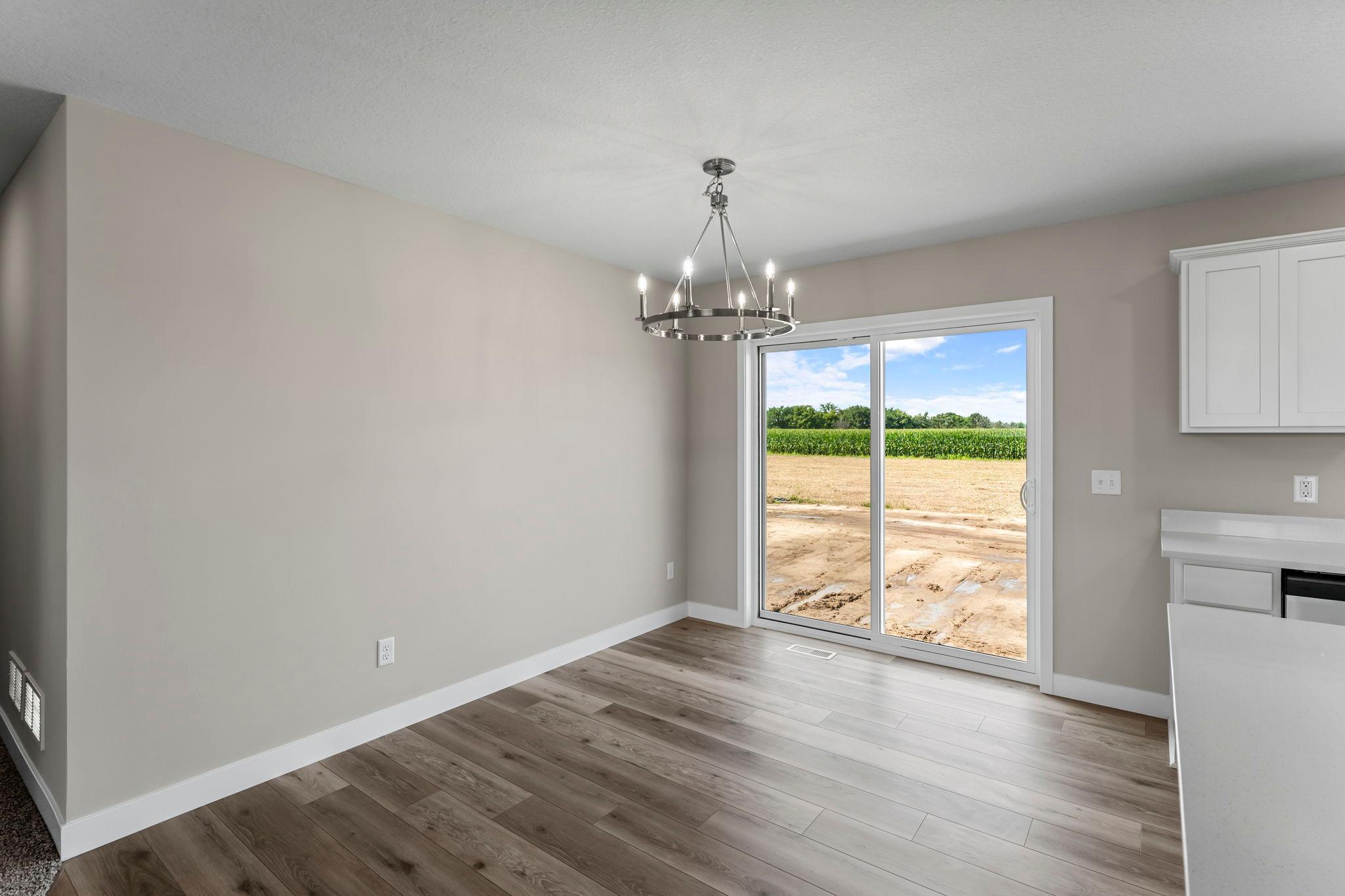 23-web-or-mls-457 Delta Queen Ave-94.jpg