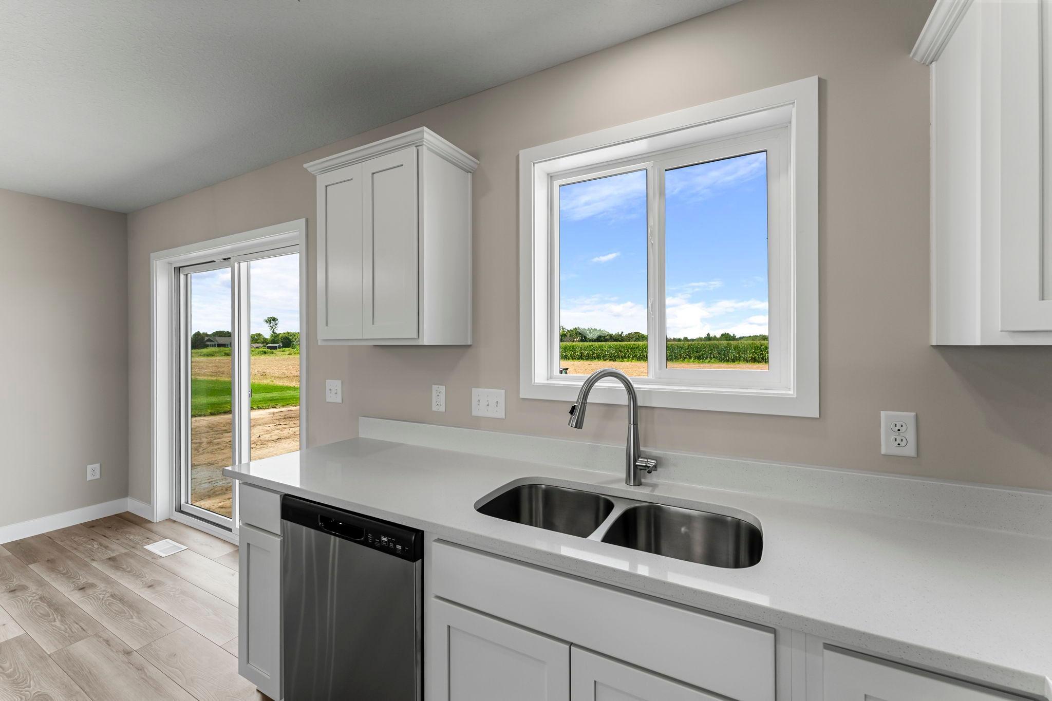 20-web-or-mls-457 Delta Queen Ave-82.jpg