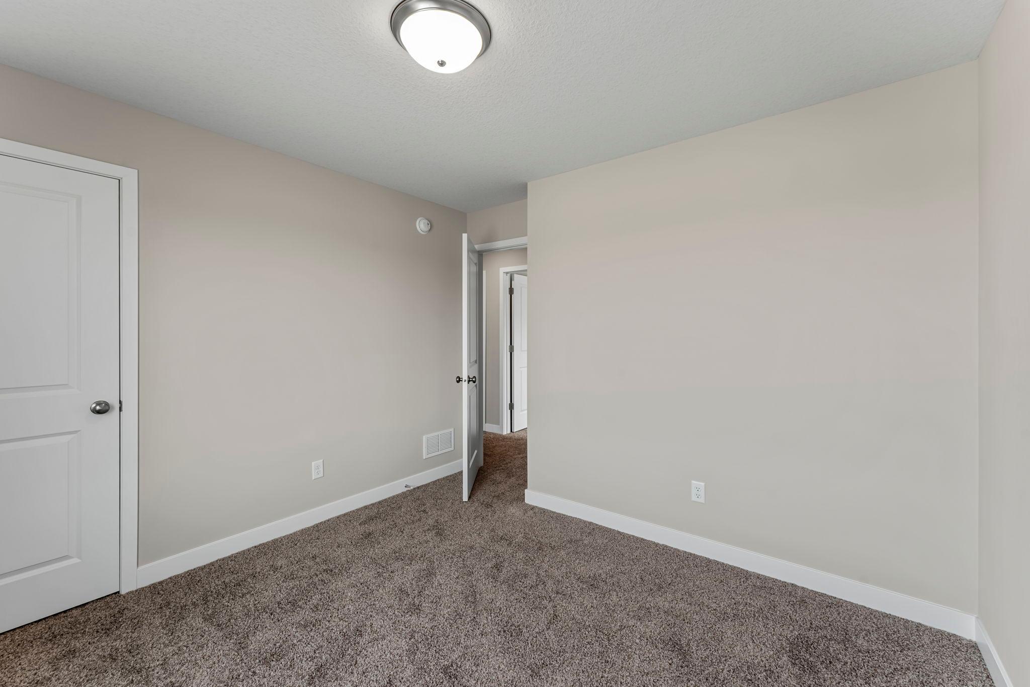 35-web-or-mls-457 Delta Queen Ave-128.jpg