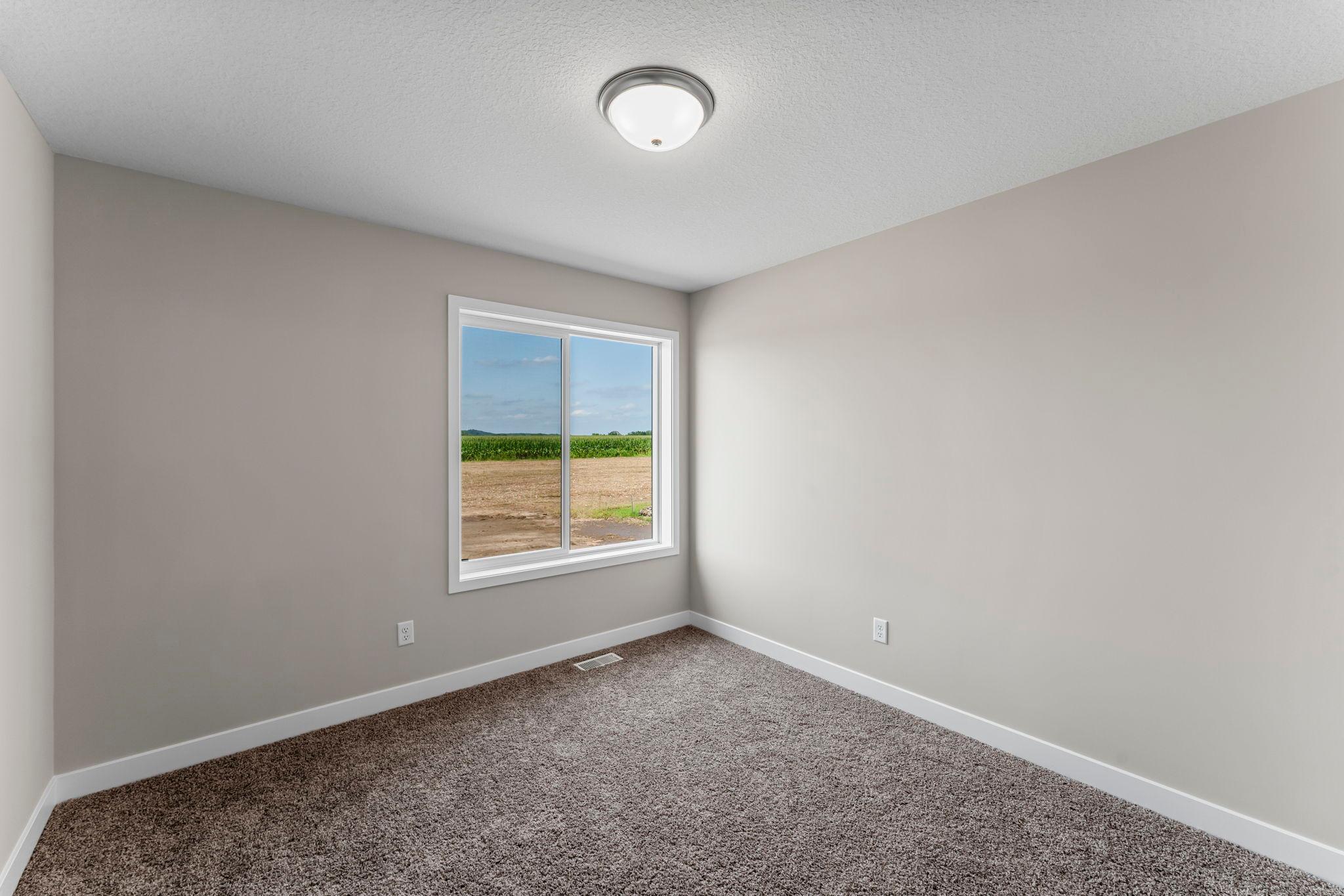 27-web-or-mls-457 Delta Queen Ave-106.jpg