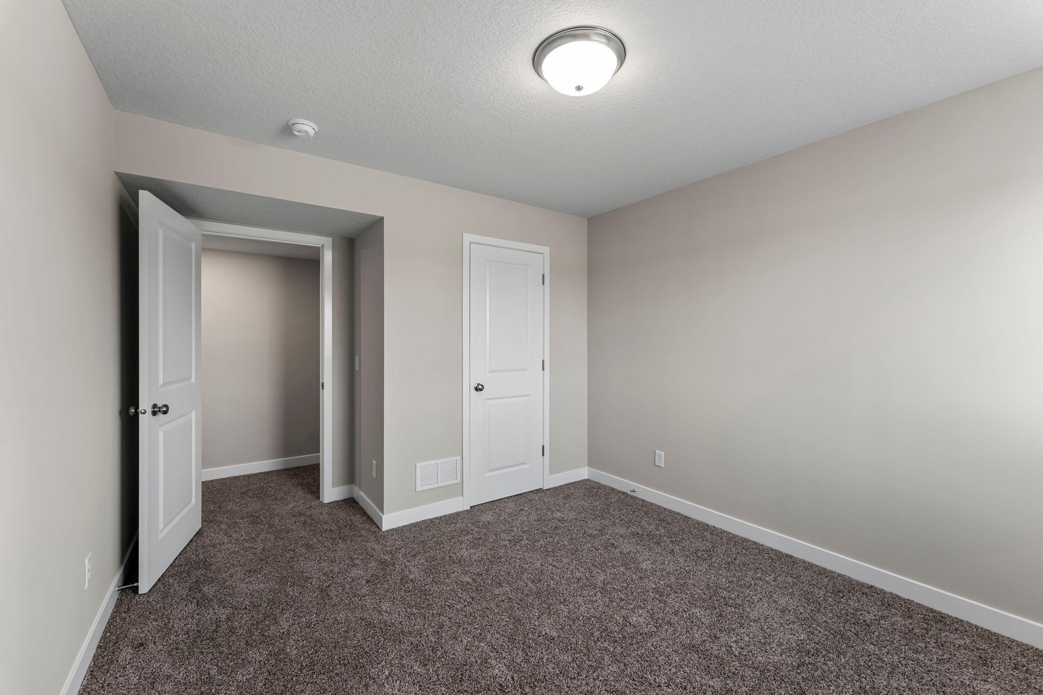 59-web-or-mls-457 Delta Queen Ave-216.jpg