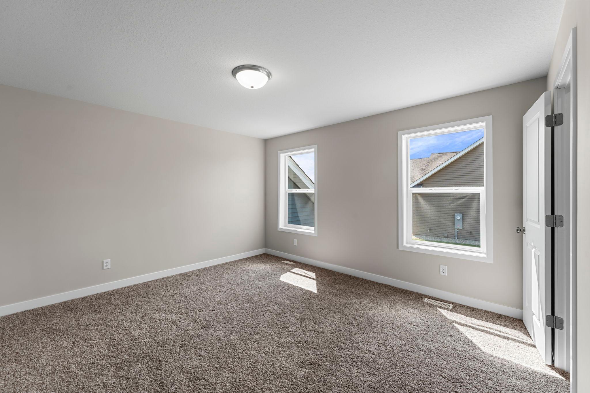 36-web-or-mls-457 Delta Queen Ave-131.jpg