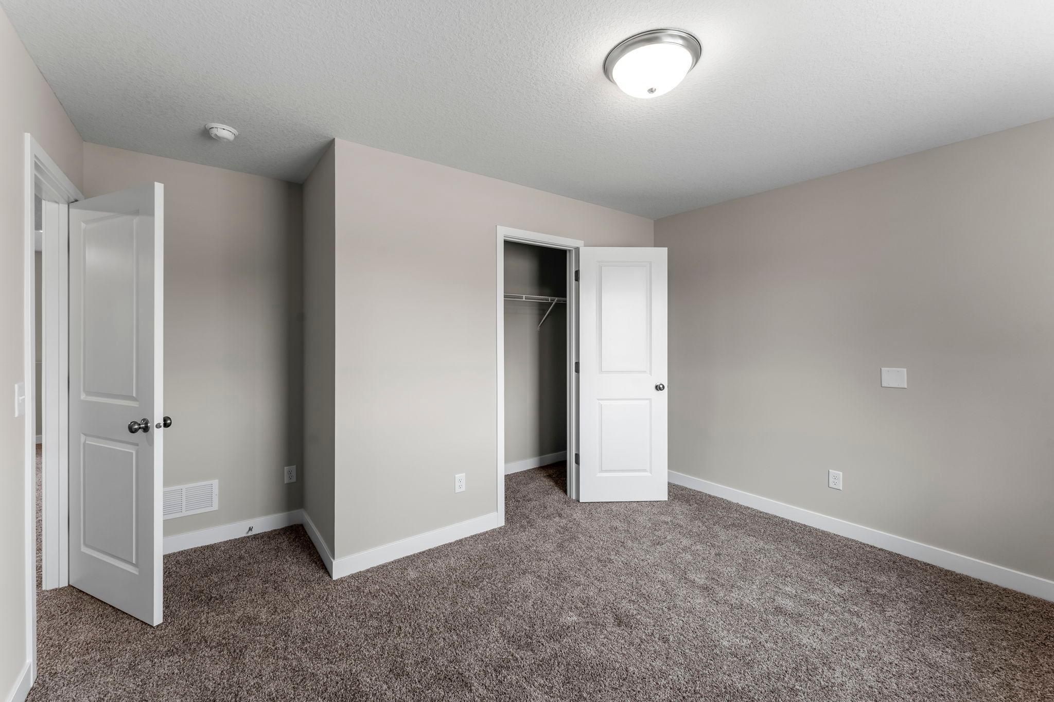 48-web-or-mls-457 Delta Queen Ave-171.jpg