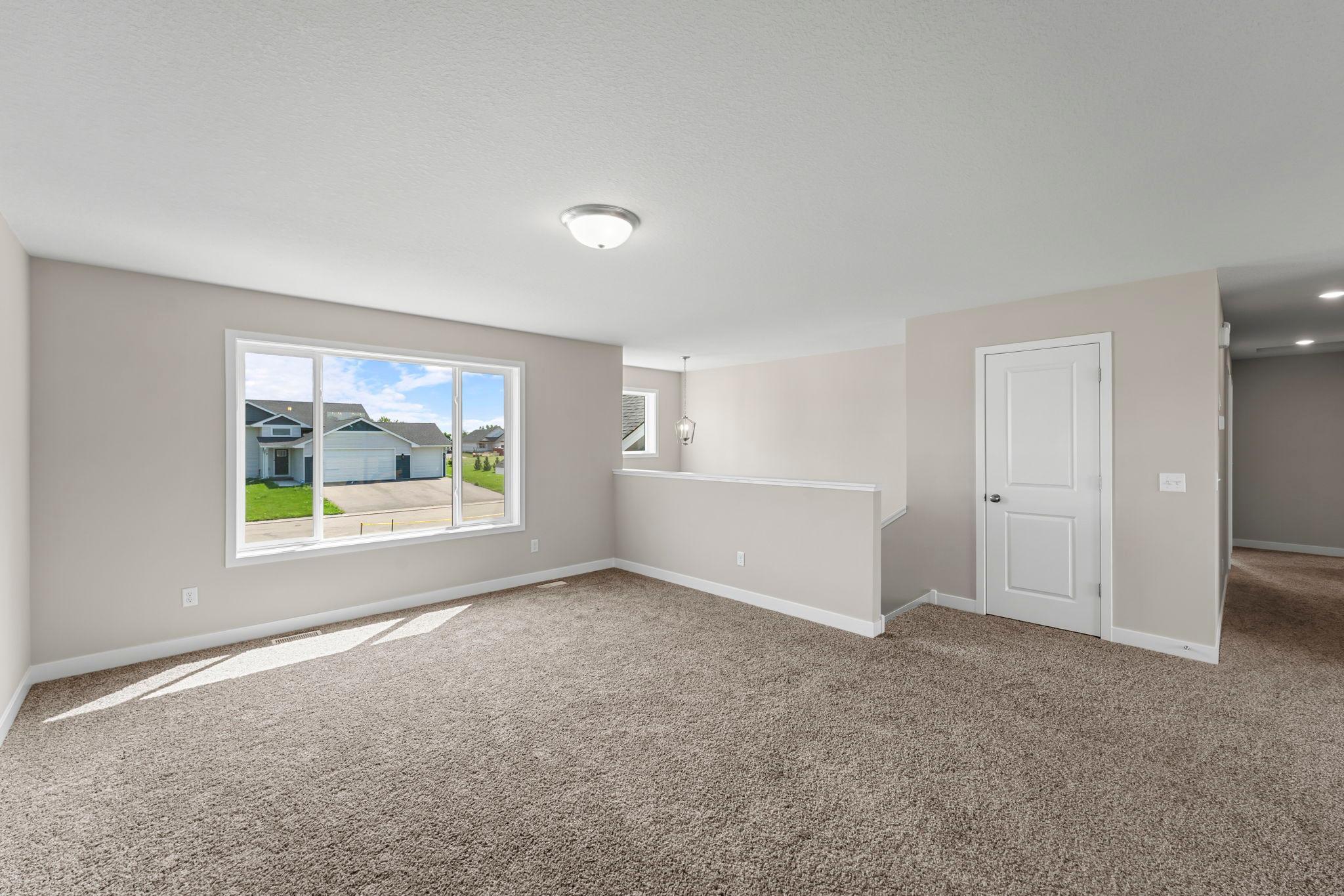 15-web-or-mls-457 Delta Queen Ave-66.jpg