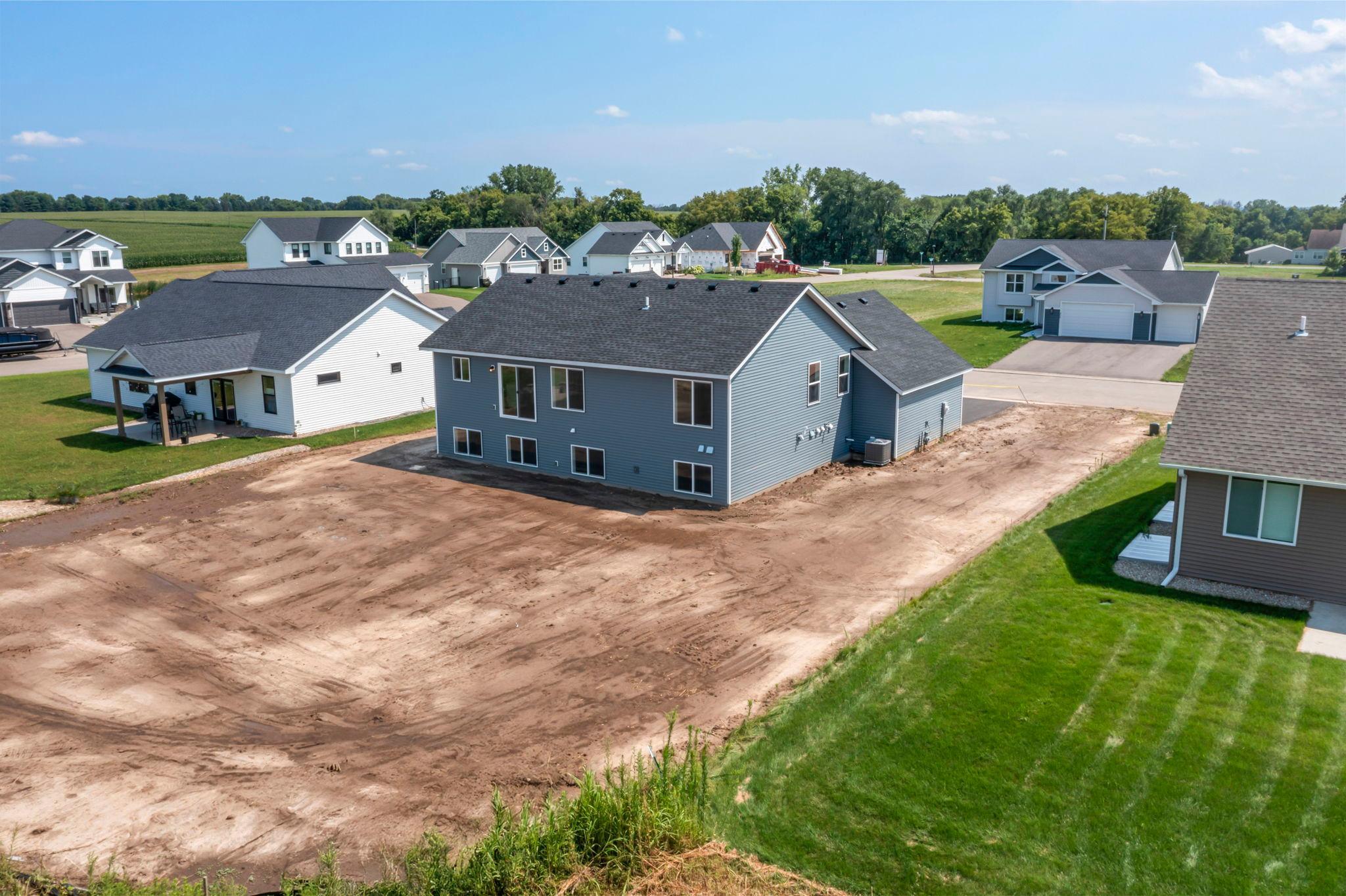 72-web-or-mls-457 Delta Queen Ave-39.jpg
