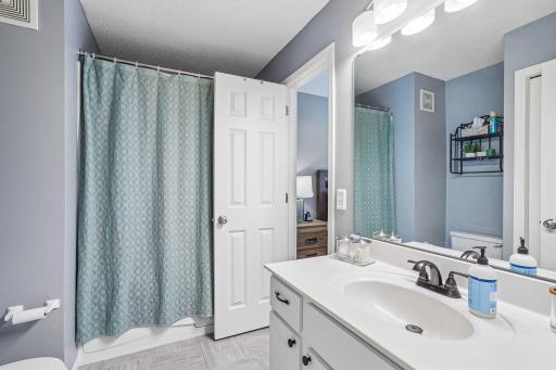 23-web-or-mls-1166- 100th Dr NE unit a-S1605-023.jpg