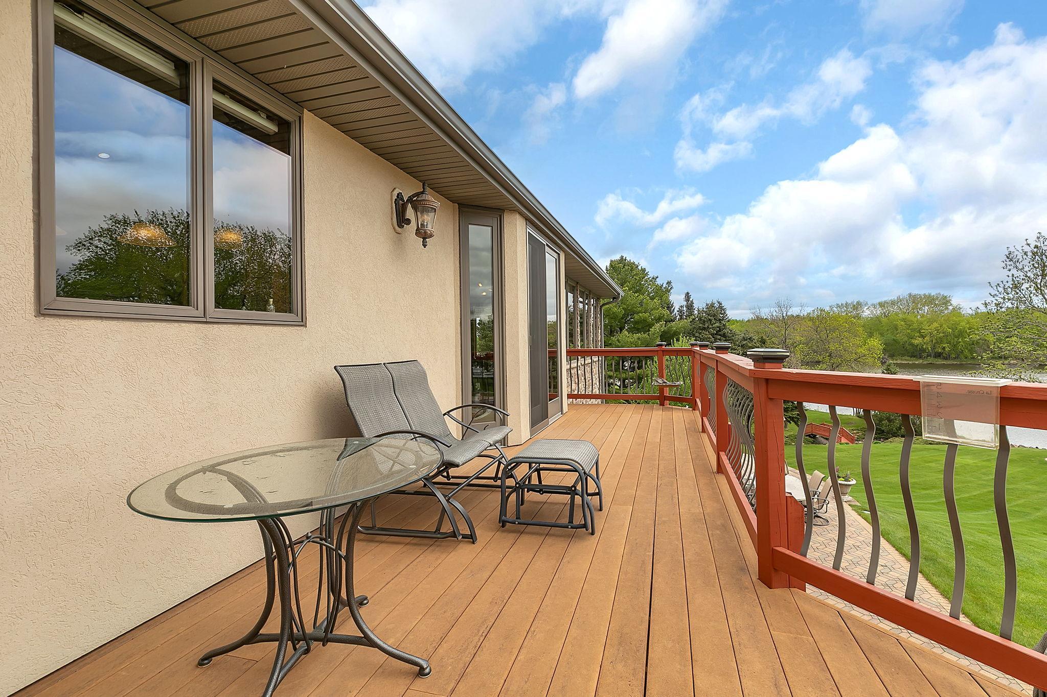 Seamless indoor-outdoor living experience.