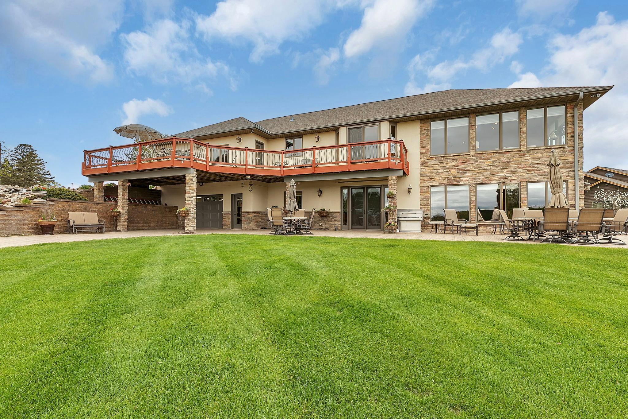 Showcases a majority of the outdoor living. Notice the upper and lower windows. Same windowscape for excellent views.