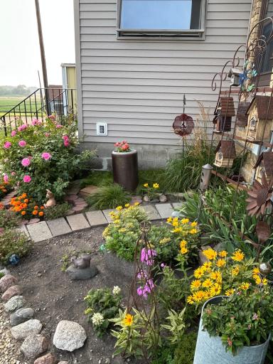 Beautiful gardens and flowers throughout the property