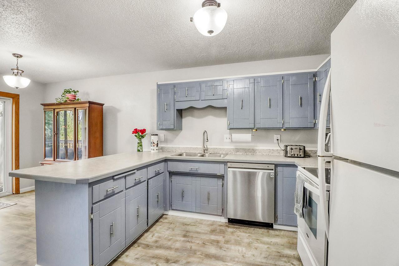 Kitchen1_3-1280.JPG