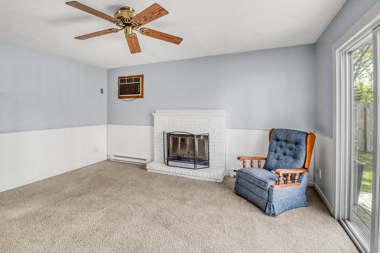 Basement Familyroom1_3-1280.JPG