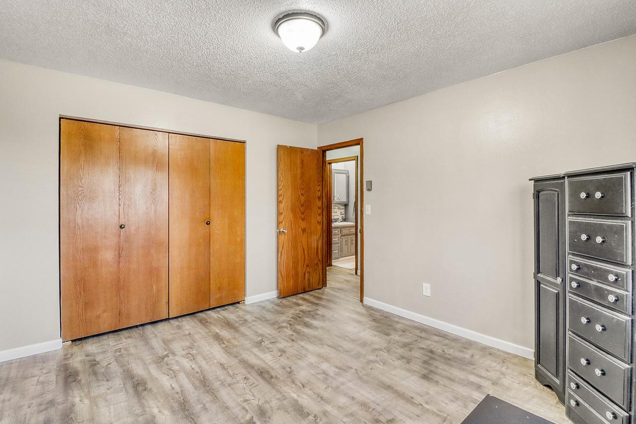 Bedroom2_2-1280.JPG