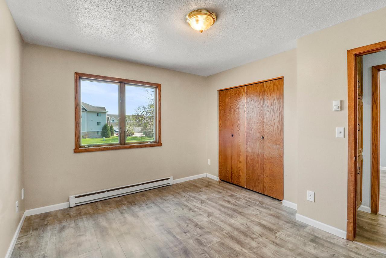 Bedroom1_1-1280.JPG