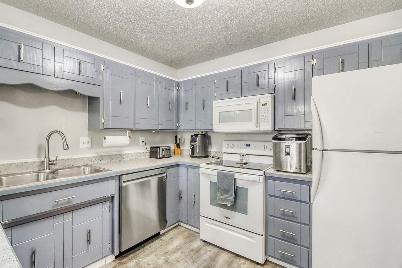 Kitchen1_2-1280.JPG
