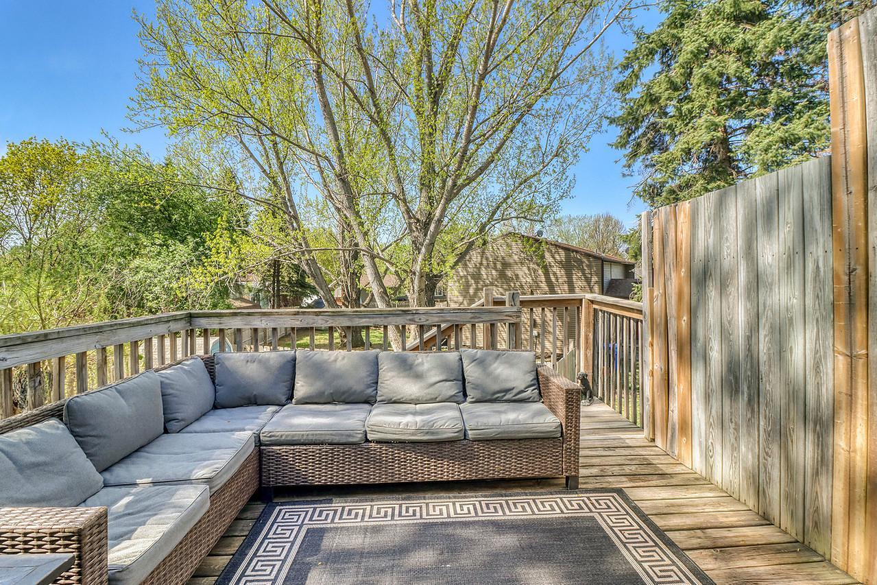 Backyard_deck1_0-1280.JPG