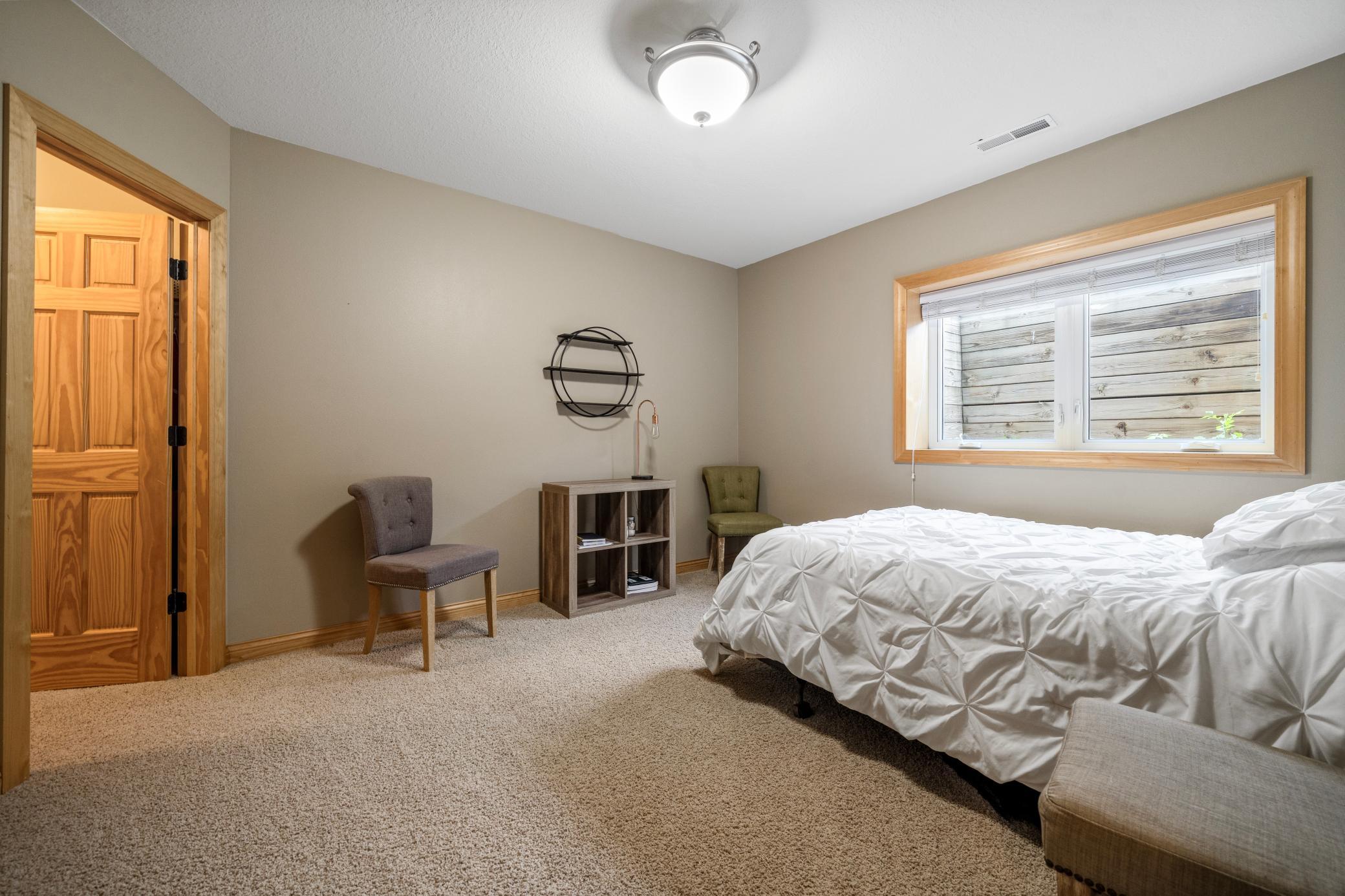 LL Bedroom 4