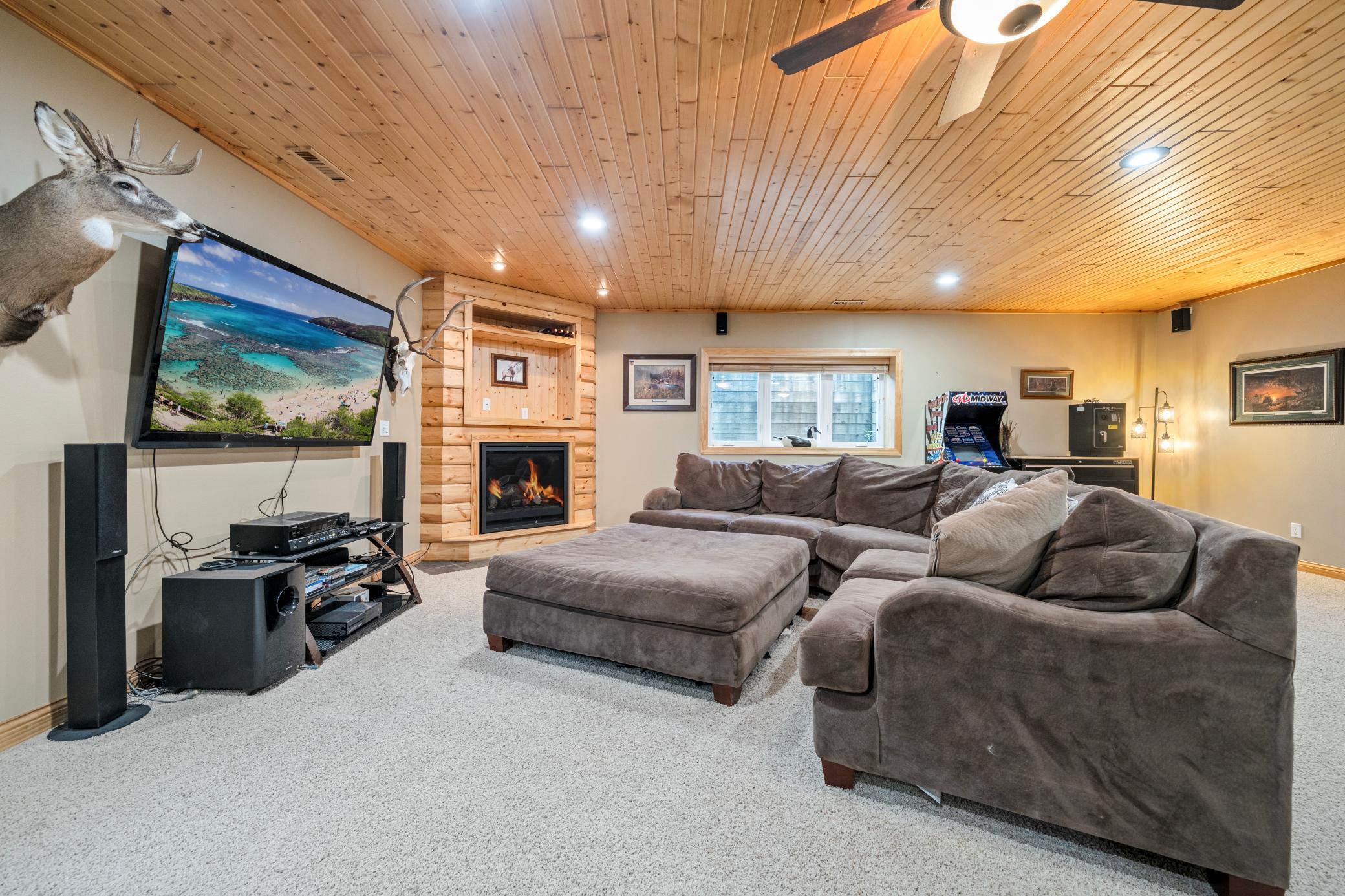 Family Room w/Gas Fireplace