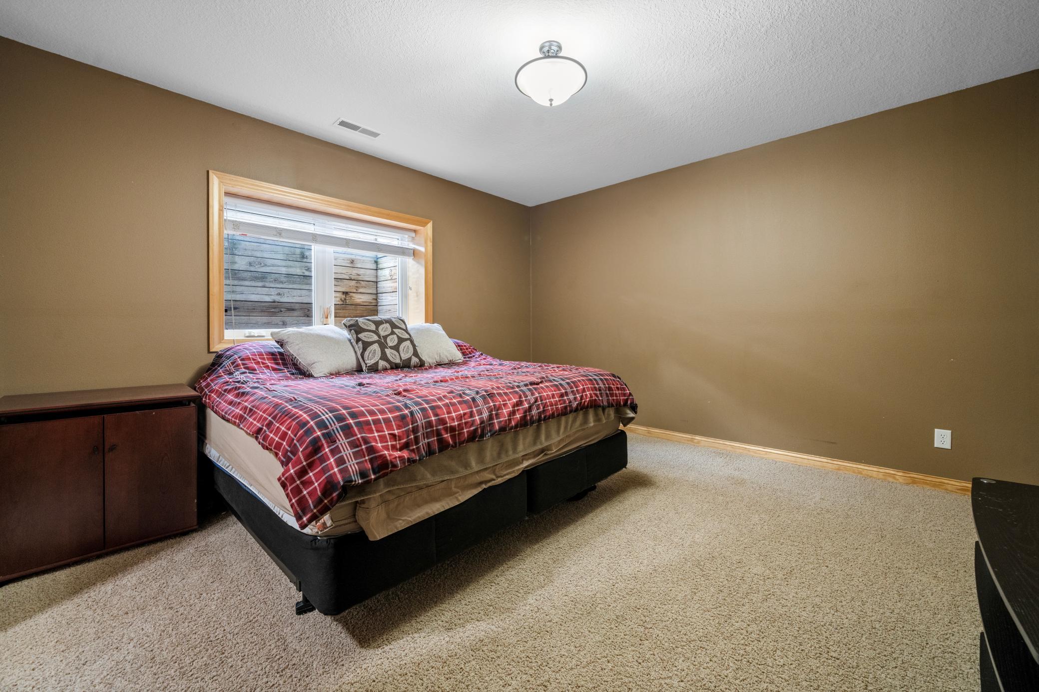 LL Bedroom 5
