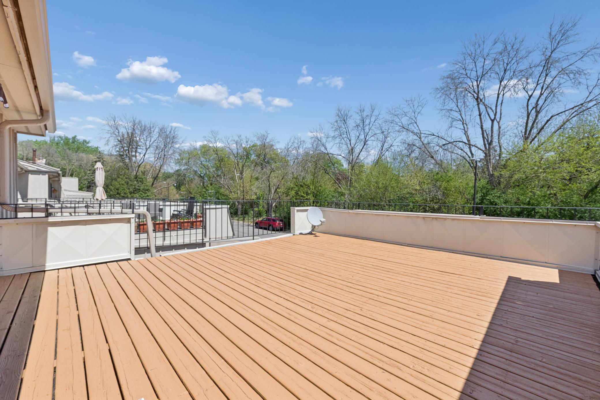 Recently stained LARGE deck space (21x19.4) overlooking nature space, great place for entertaining and hanging out and relaxing.