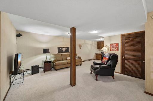 28 Birnamwood Drive, Burnsville, MN 55337