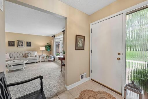 28 Birnamwood Drive, Burnsville, MN 55337