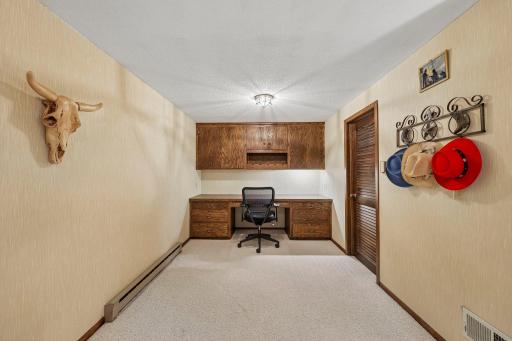 28 Birnamwood Drive, Burnsville, MN 55337