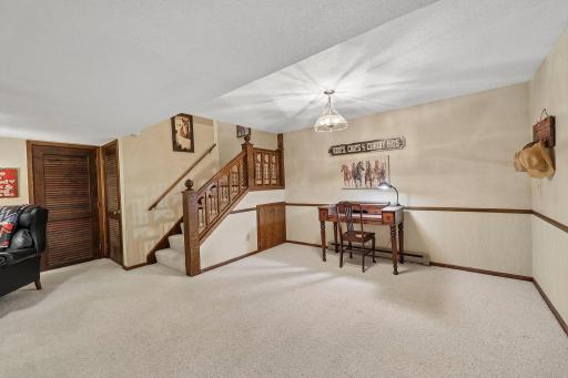 28 Birnamwood Drive, Burnsville, MN 55337