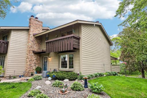 28 Birnamwood Drive, Burnsville, MN 55337