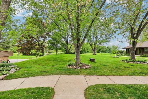 28 Birnamwood Drive, Burnsville, MN 55337