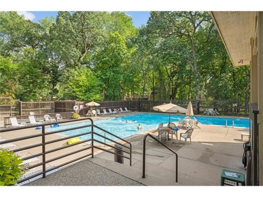 28 Birnamwood Drive, Burnsville, MN 55337