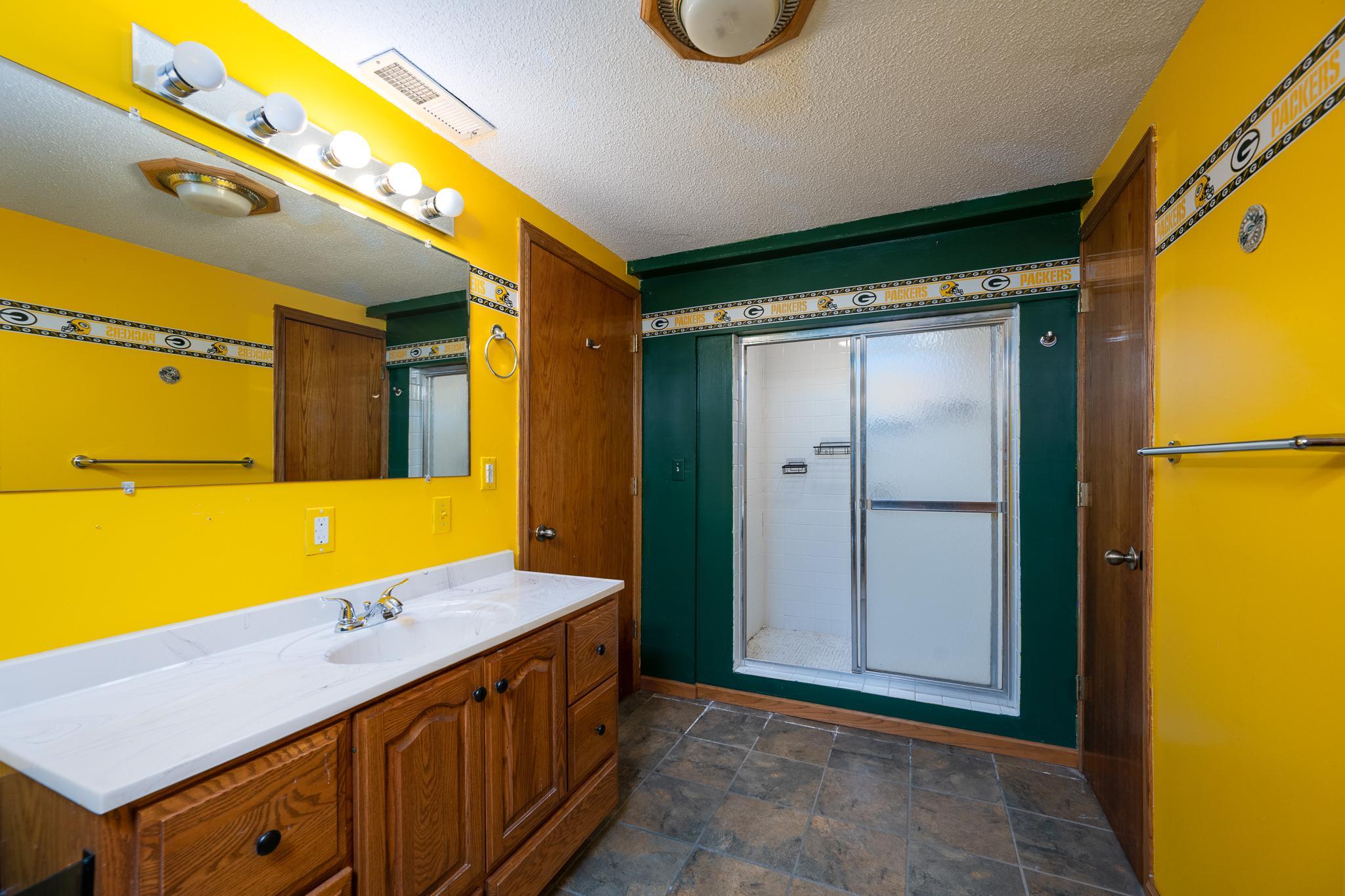 Lower Level Bath