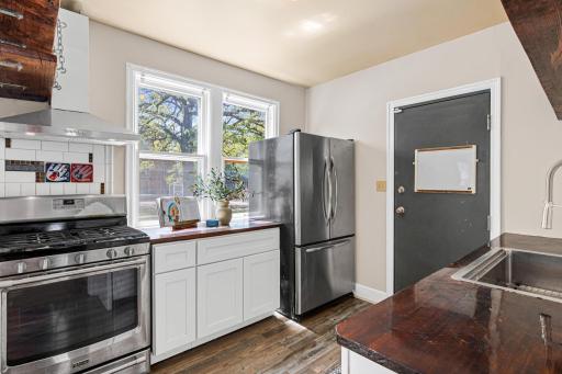 1203 Morgan Avenue N, Minneapolis, MN 55411