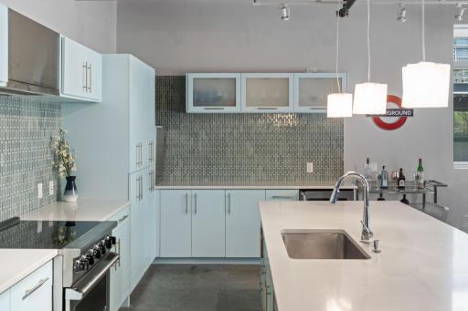 345 6th Avenue N, 102, Minneapolis, MN 55401