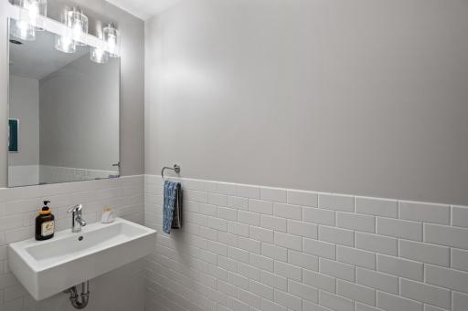 345 6th Avenue N, 102, Minneapolis, MN 55401